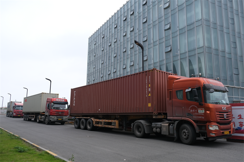 Stroje na výrobu tehál QGM dodané na Blízky východ pomáhajú regionálnej výstavbe urobiť nový skok vpred