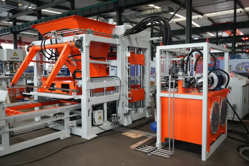 Inteligentné a efektívne, zvyšujúce kvalitu a produktivitu: Nová výrobná linka QT10 na výrobu tehál od Quangong Machinery Co., Ltd.